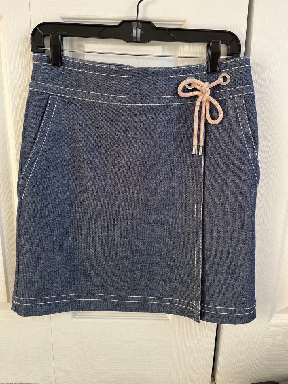 Ann Taylor skirt, fully lined, like new!!